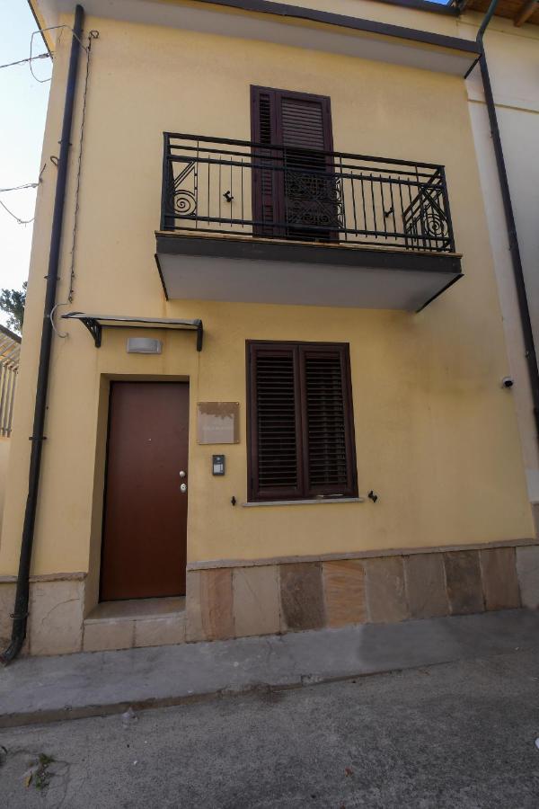 Scilla SeaFront Rooms - B&B