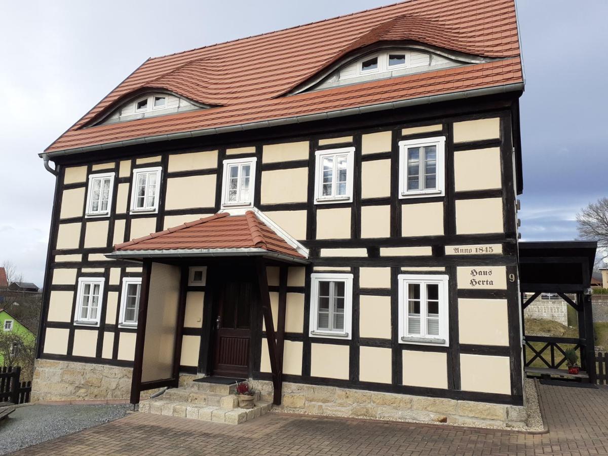Ferienhaus Herta ein charmant saniertes Einzeldenkmal im Elbsandsteingebirge -Nähe Bad Schandau - B&B Rathmannsdorf