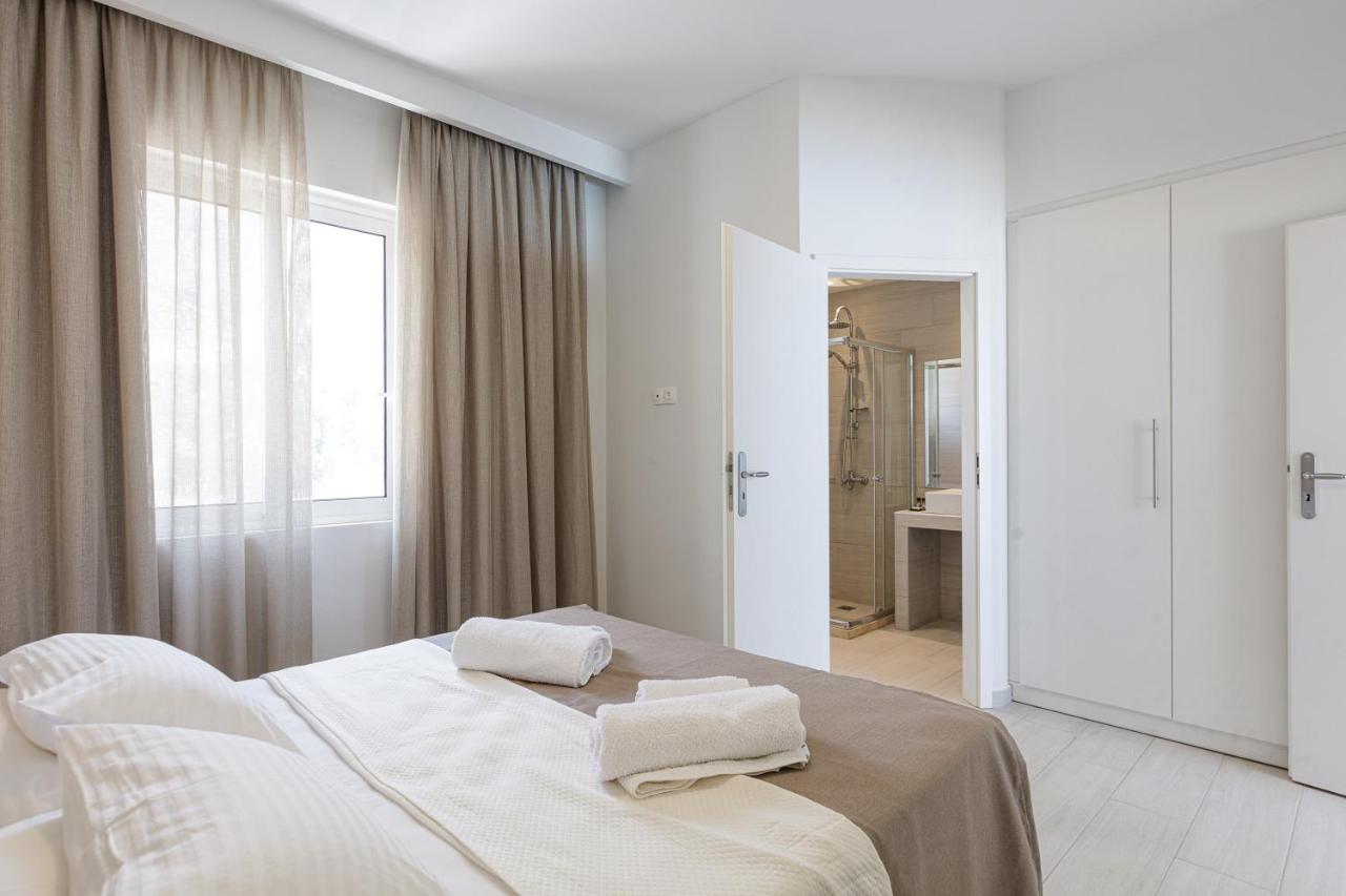 Villa with Private Pool - Petres Villa 2