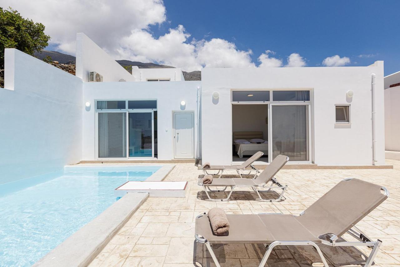 Petres Villa 4