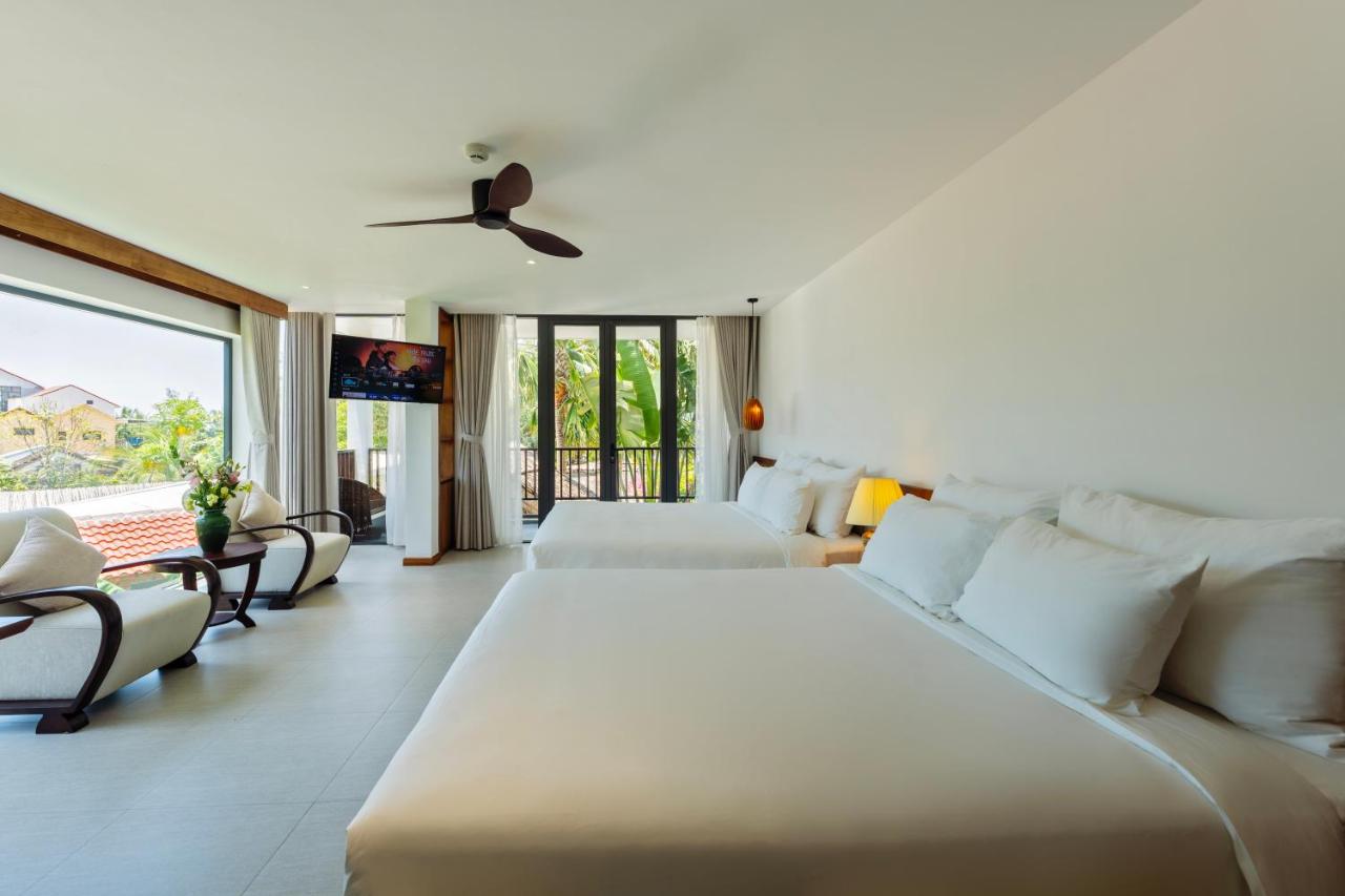 Deluxe Family Room