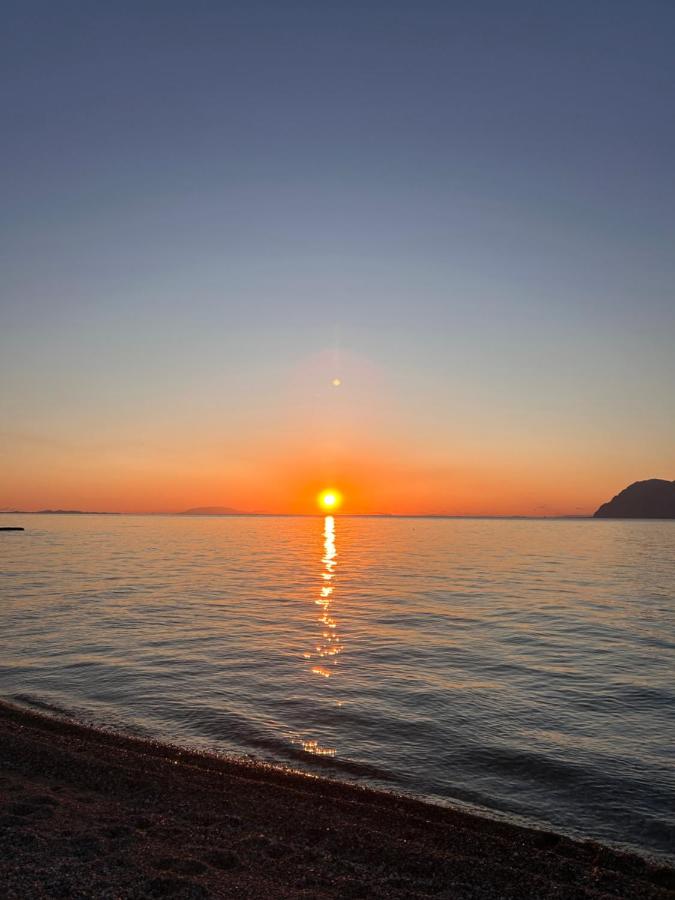 A-CLASS APARTMENT,near the sea & Patras University - B&B