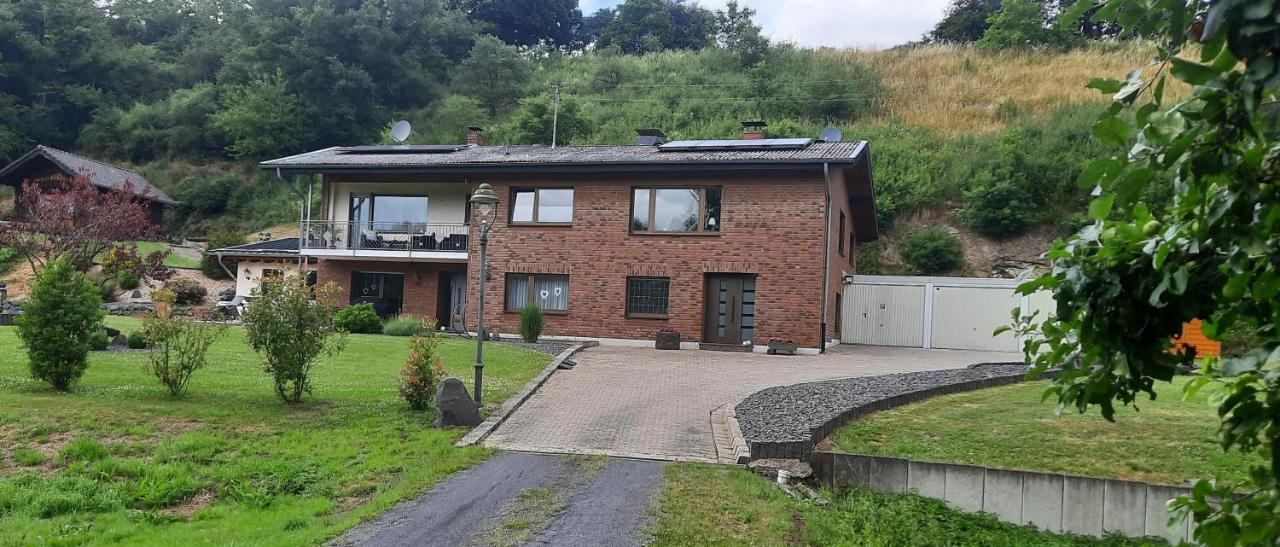 Fewo am Wingertsberg Glees Laacher See - Bed and Breakfast Glees