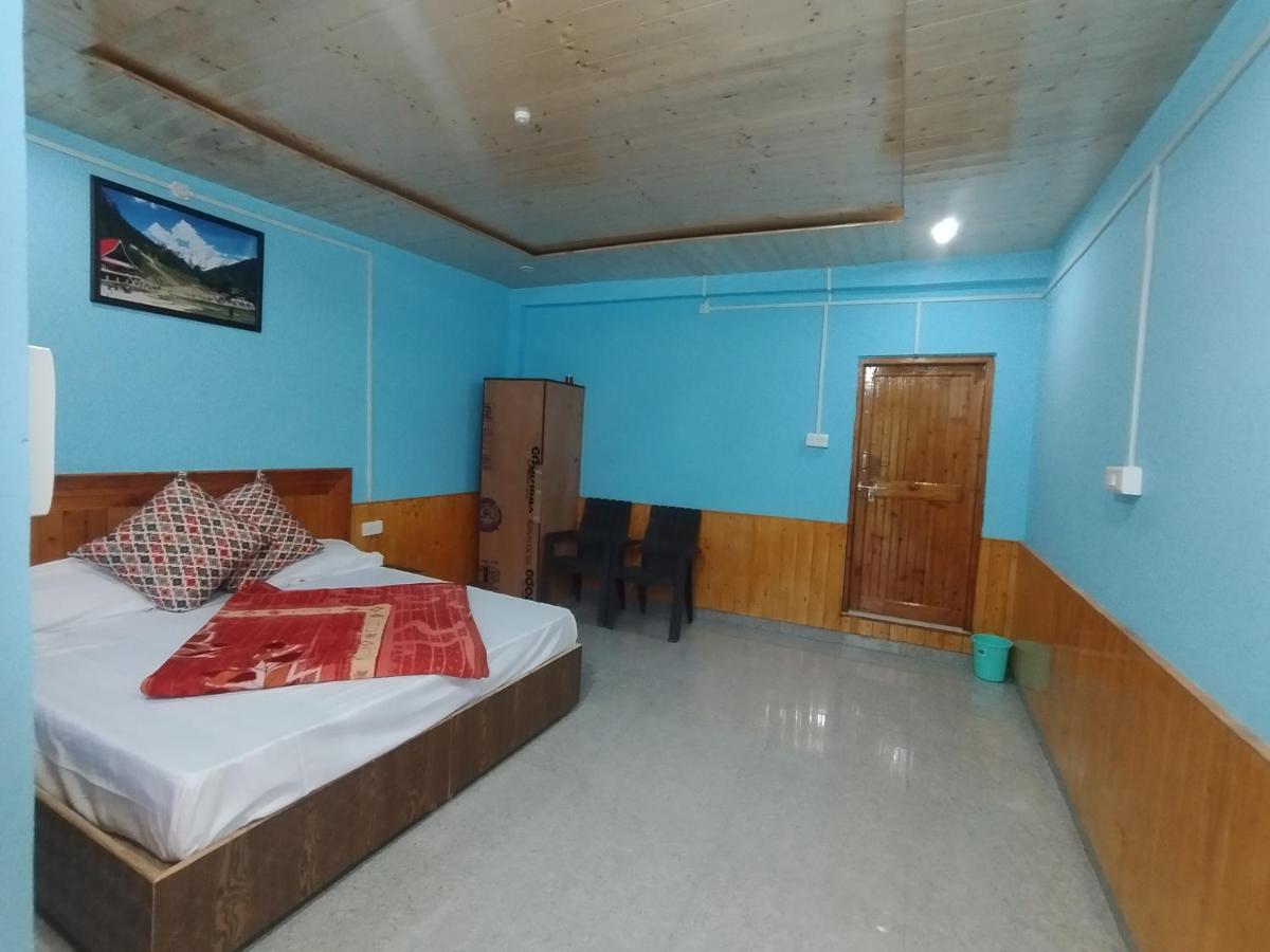 Deluxe Double Room (2 Adults + 1 Child)