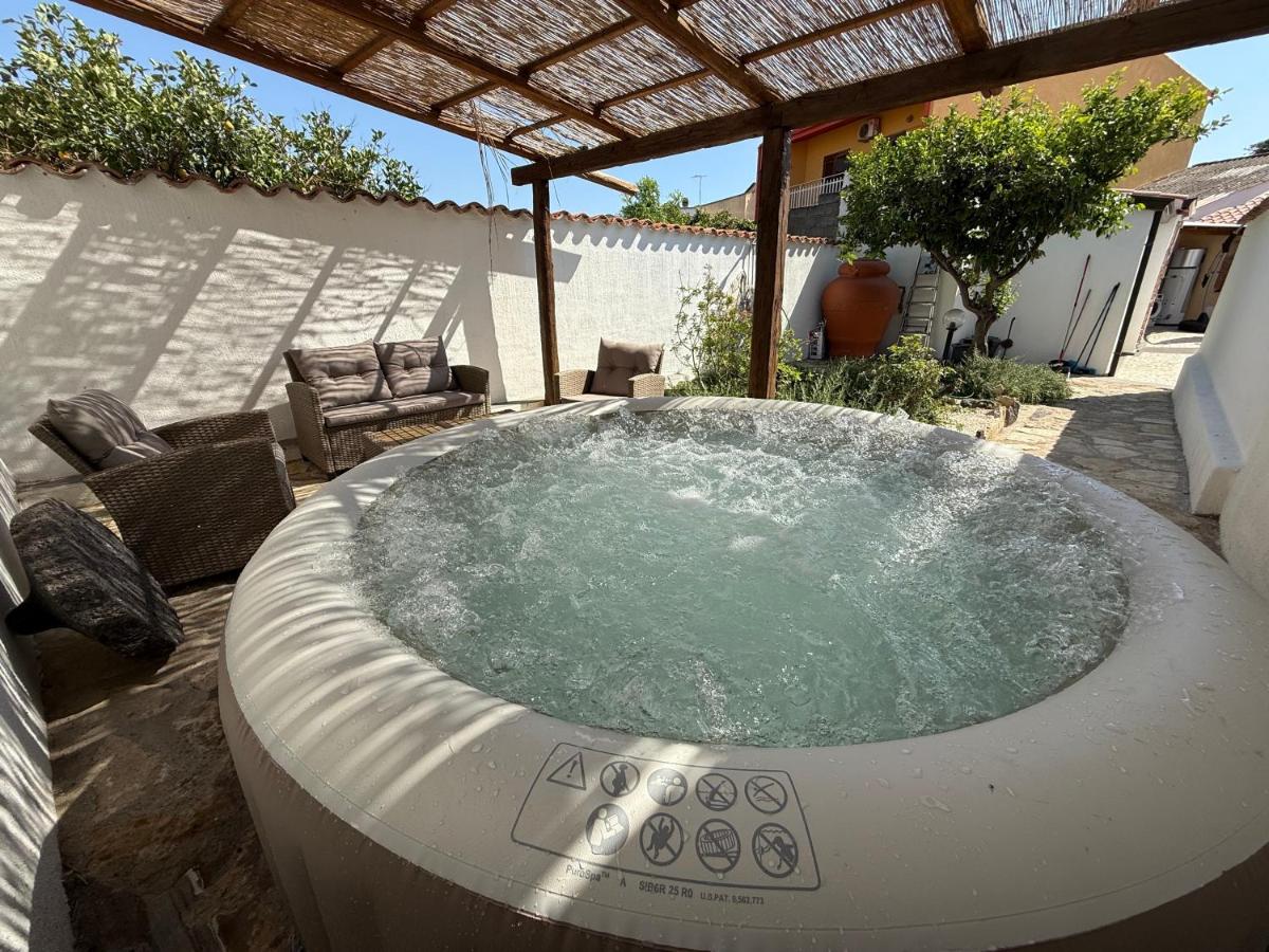 Way to the sea - Home with garden & hot tub - B&B Cabras