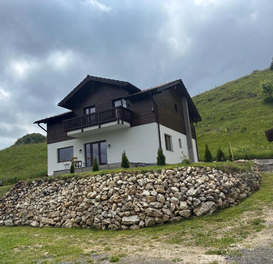 Dealul Craiului - B&B Șirnea