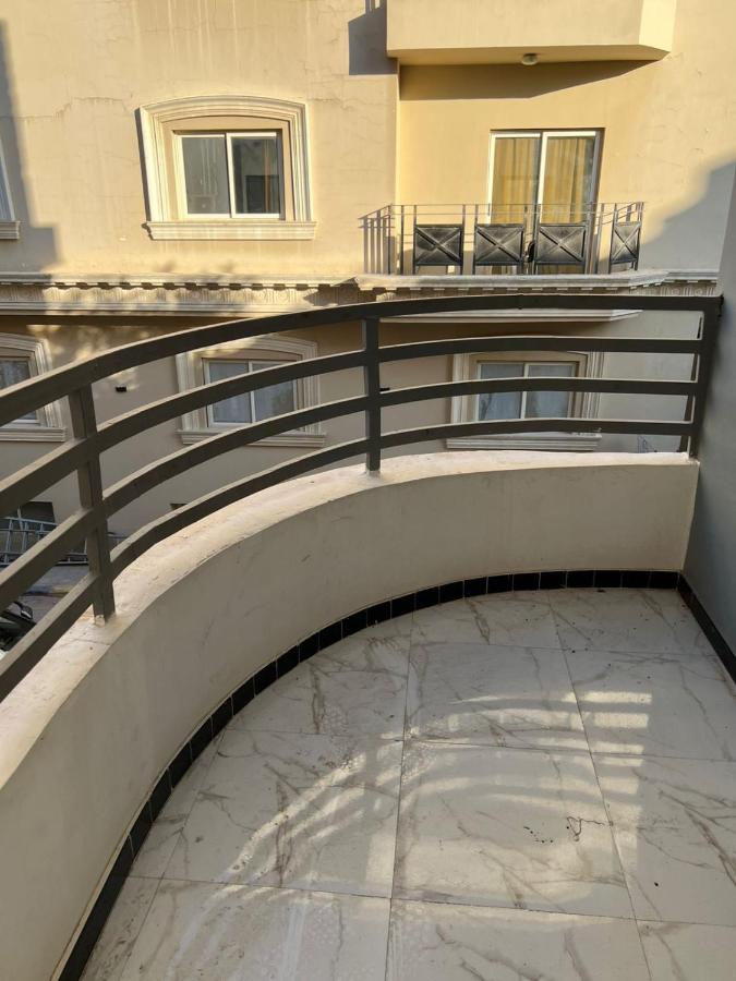 شقة خلف فندق الإليزي - Ferienwohnung Hurghada