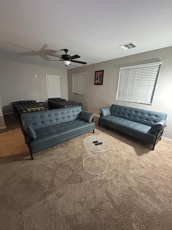North Las Vegas Beauty 4 bedroom - Chambres d’hôtes Las Vegas