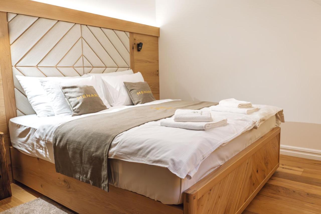 Two-Bedroom Deluxe Apartment with Balcony