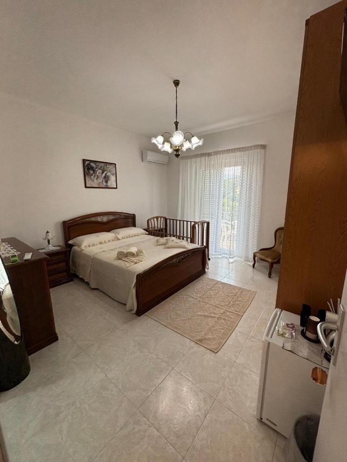 Camera Matrimoniale con Balcone (3 Adulti)