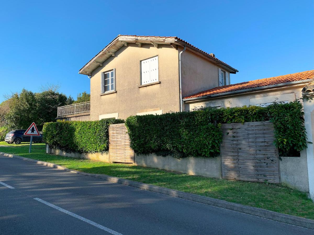 3 bed family house with garden in charming estuary village - B&B Saint-Seurin d'Uzet
