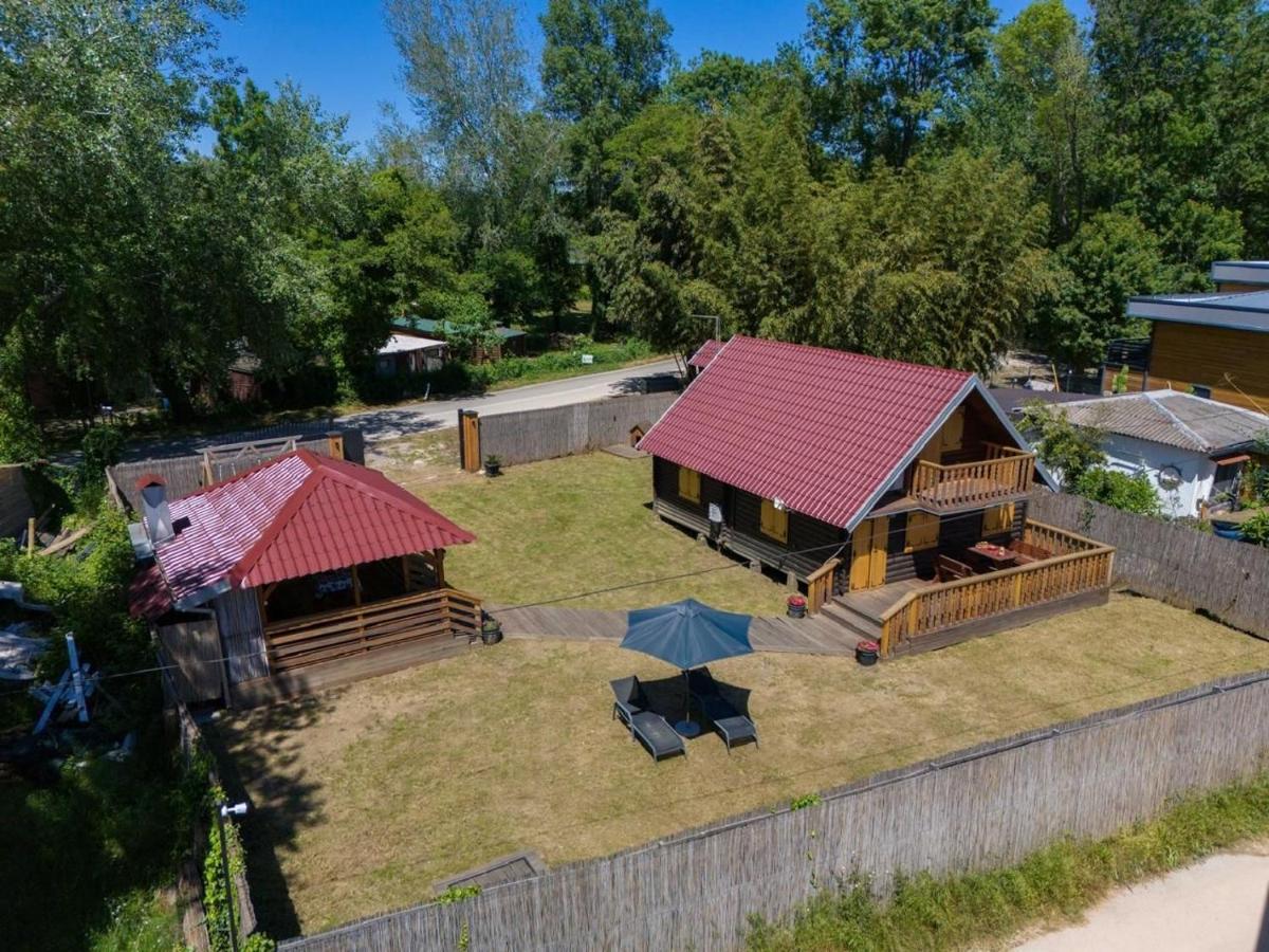 Vikendica na obali rijeke Bojane sa velikim dvoristem, parkingom ljetnjom kuhinjom i mjestom za rostilj - Ferienwohnung Ulcinj