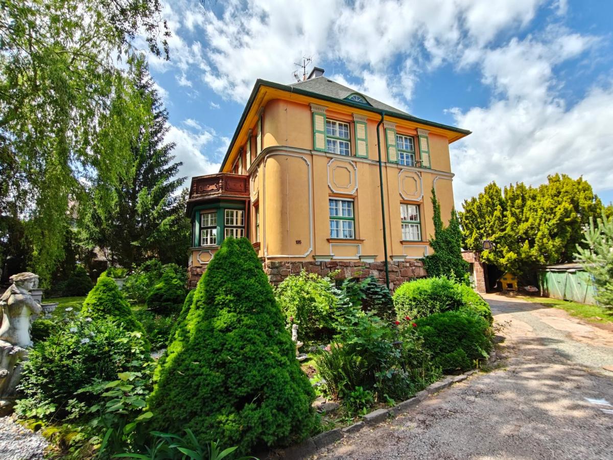 Vila Mezi Časy - Ferienwohnung Trautenau
