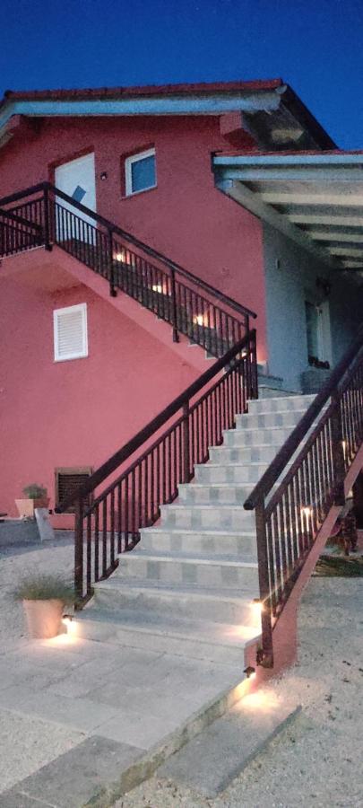 Apartma Aja - B&B Debeljak