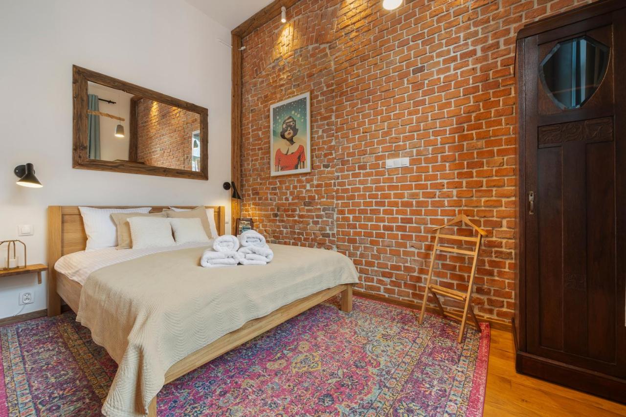 Oak Doors Apartament w Rynku - ProperUNIT - B&B