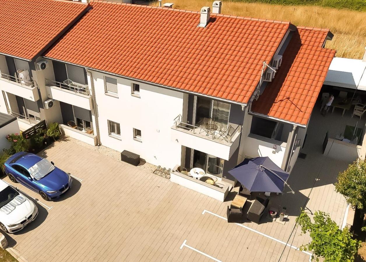Apartment Lukas - B&B Zaton