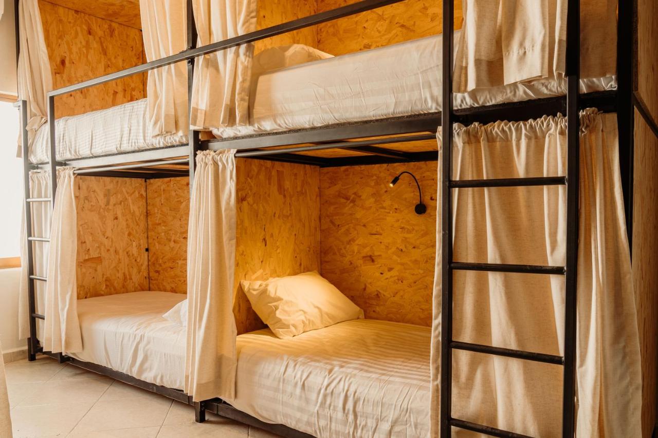 Bed in een Gemengde Slaapzaal met 6 Bedden