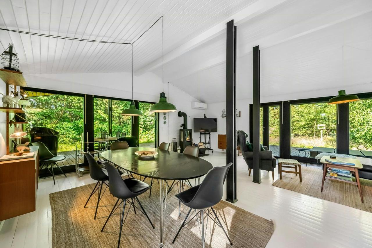 Summer House In Houstrup With Scenic Views - B&B