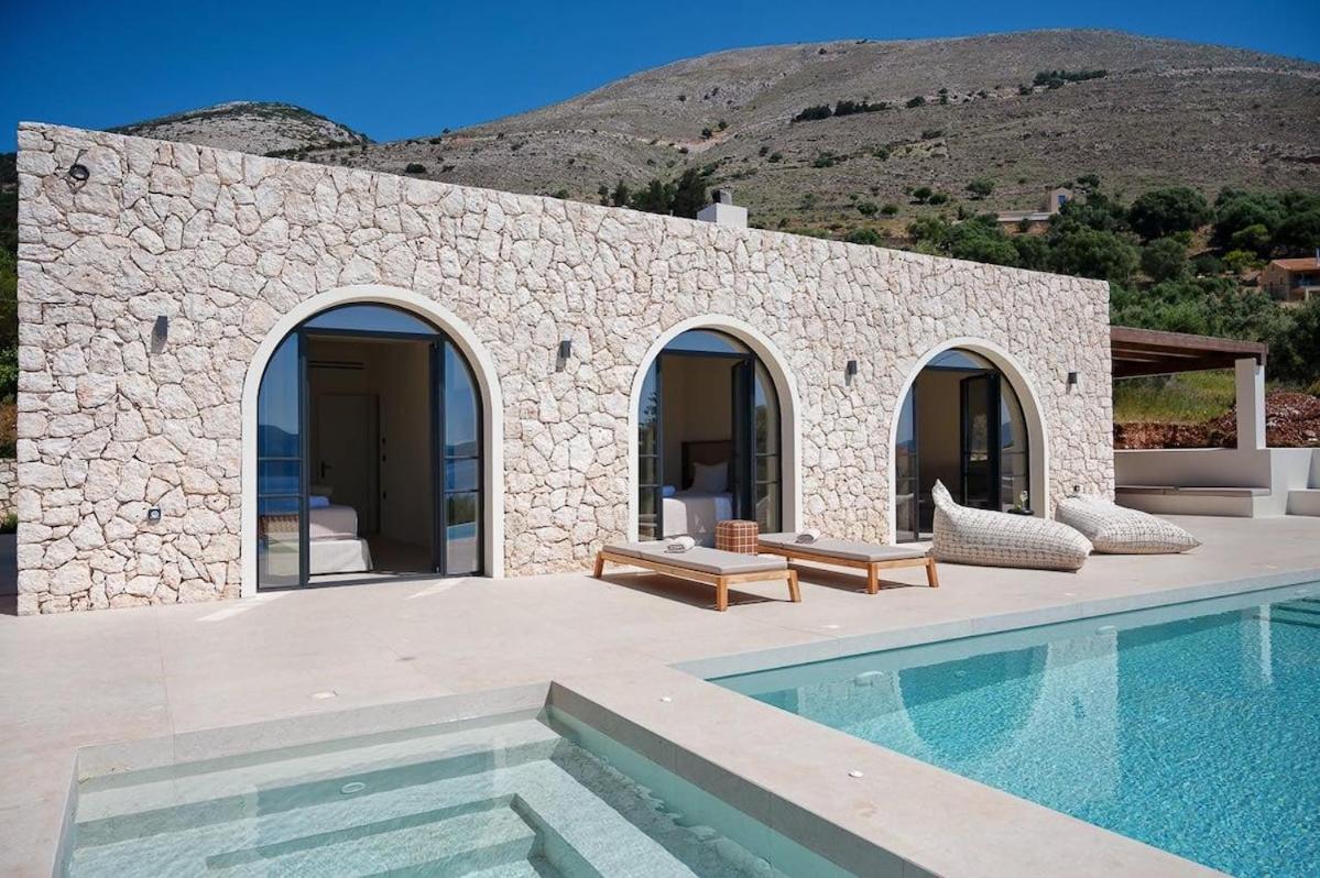 White Arch Villa - Chambres d’hôtes Agía Effimía