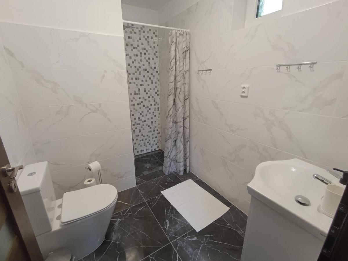 Quadruple Room with Private Bathroom