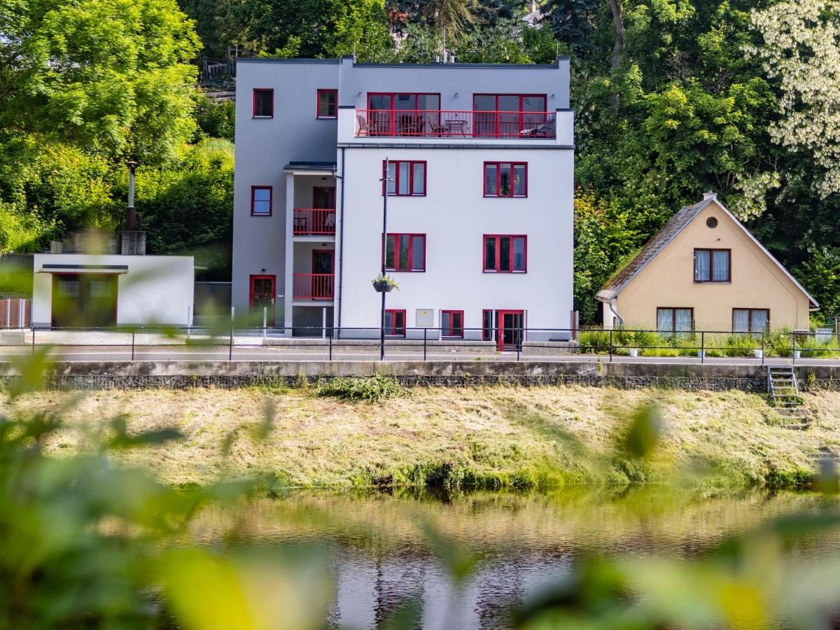 Riverside Apts - kola v ceně-free bikes, Greenway Jizera - B&B