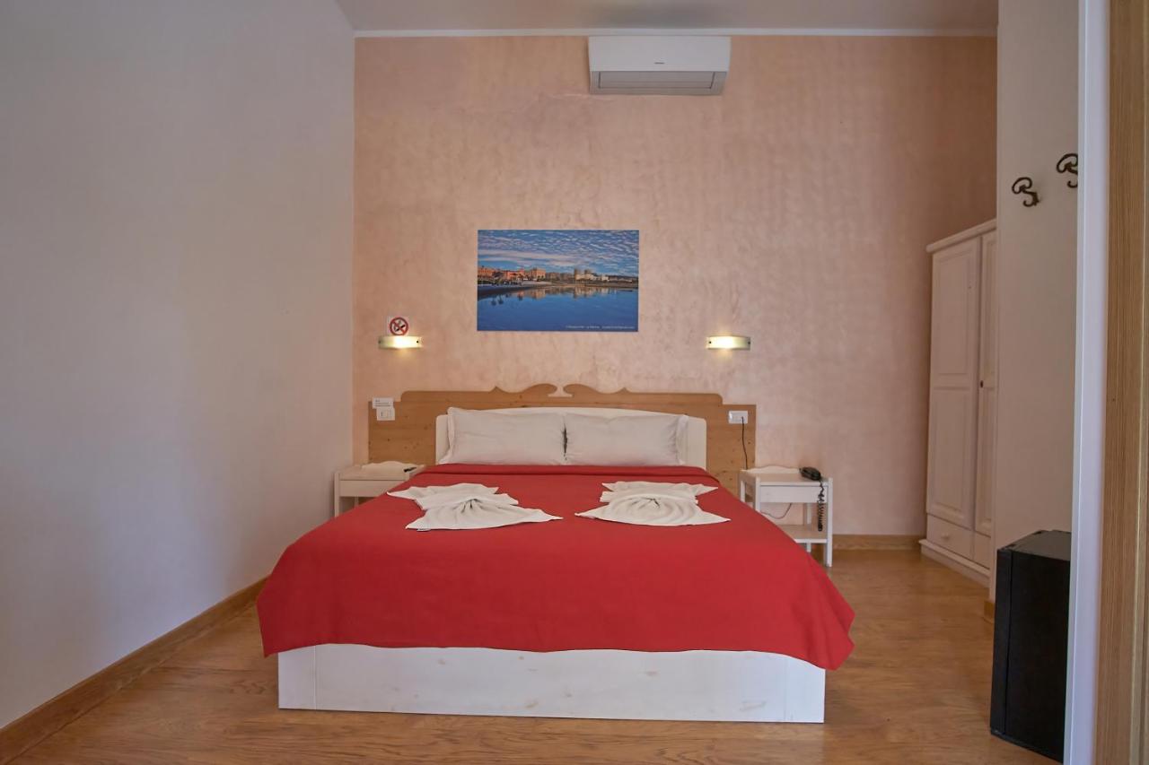 Deluxe Double Room with Private Bathroom