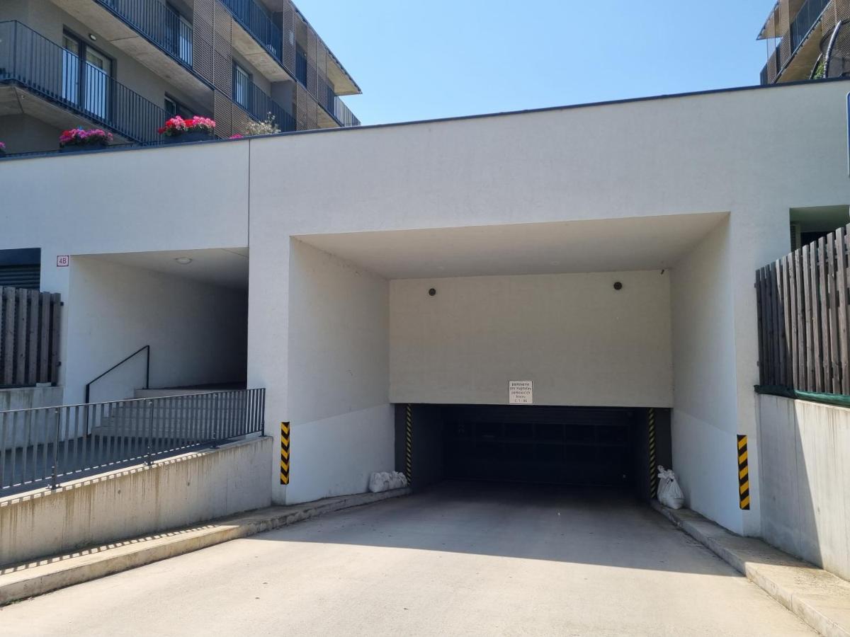 Exclusive apartment - FREE PARKING - B&B