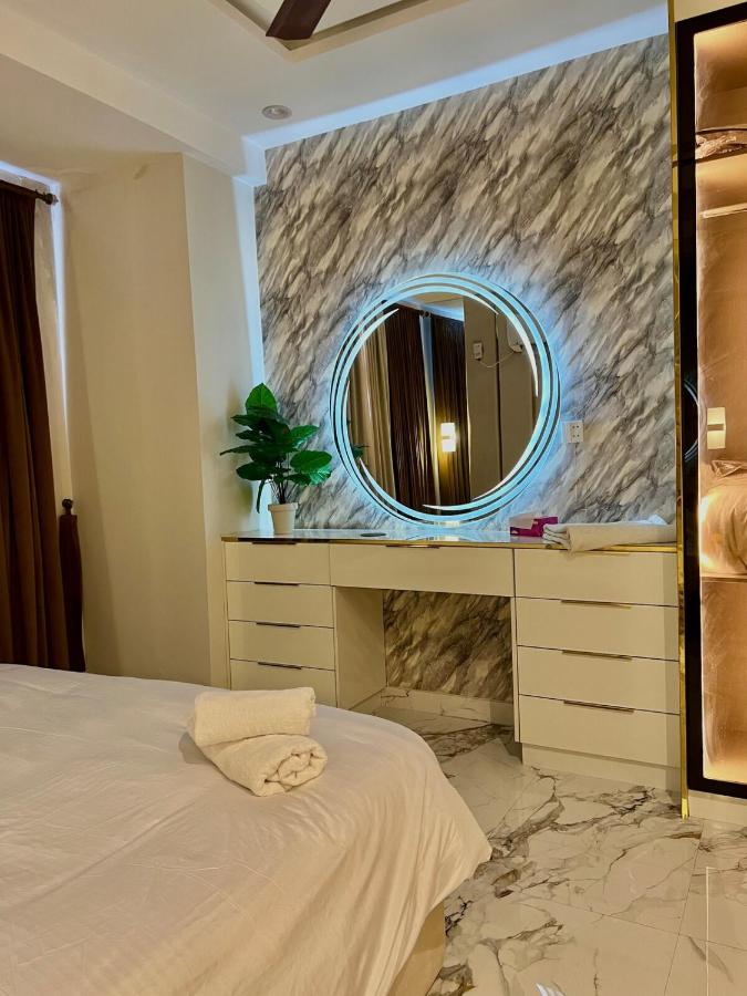 Chic Chamber 1BHK Bahria Living Self Check-in - B&B Rawalpindi