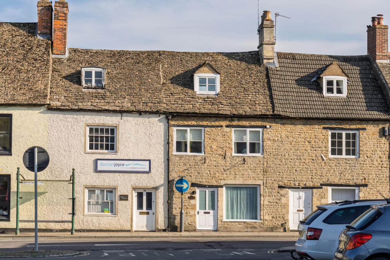 Cosy 2 bedroom Cotswold cottage - B&B Malmesbury
