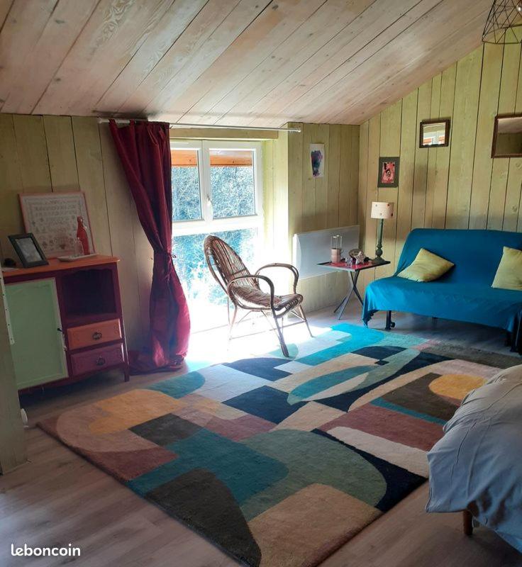 Family Room with Mountain View