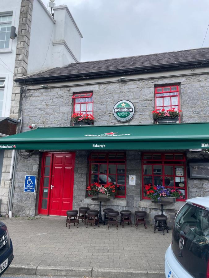 Fahertys bar rooms - B&B Oughterard
