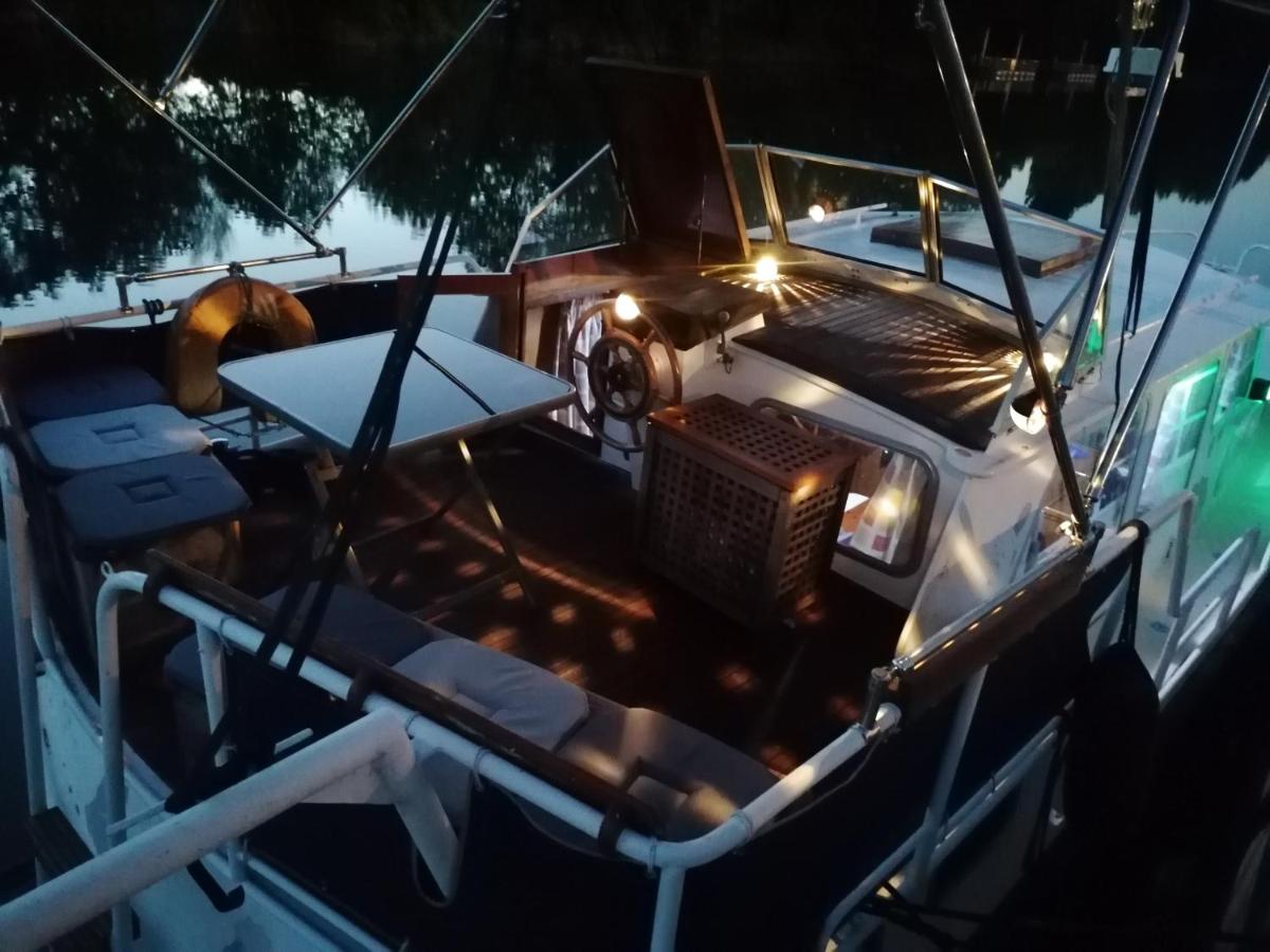Logement insolite, Péniche Hollandaise - B&B Cognac