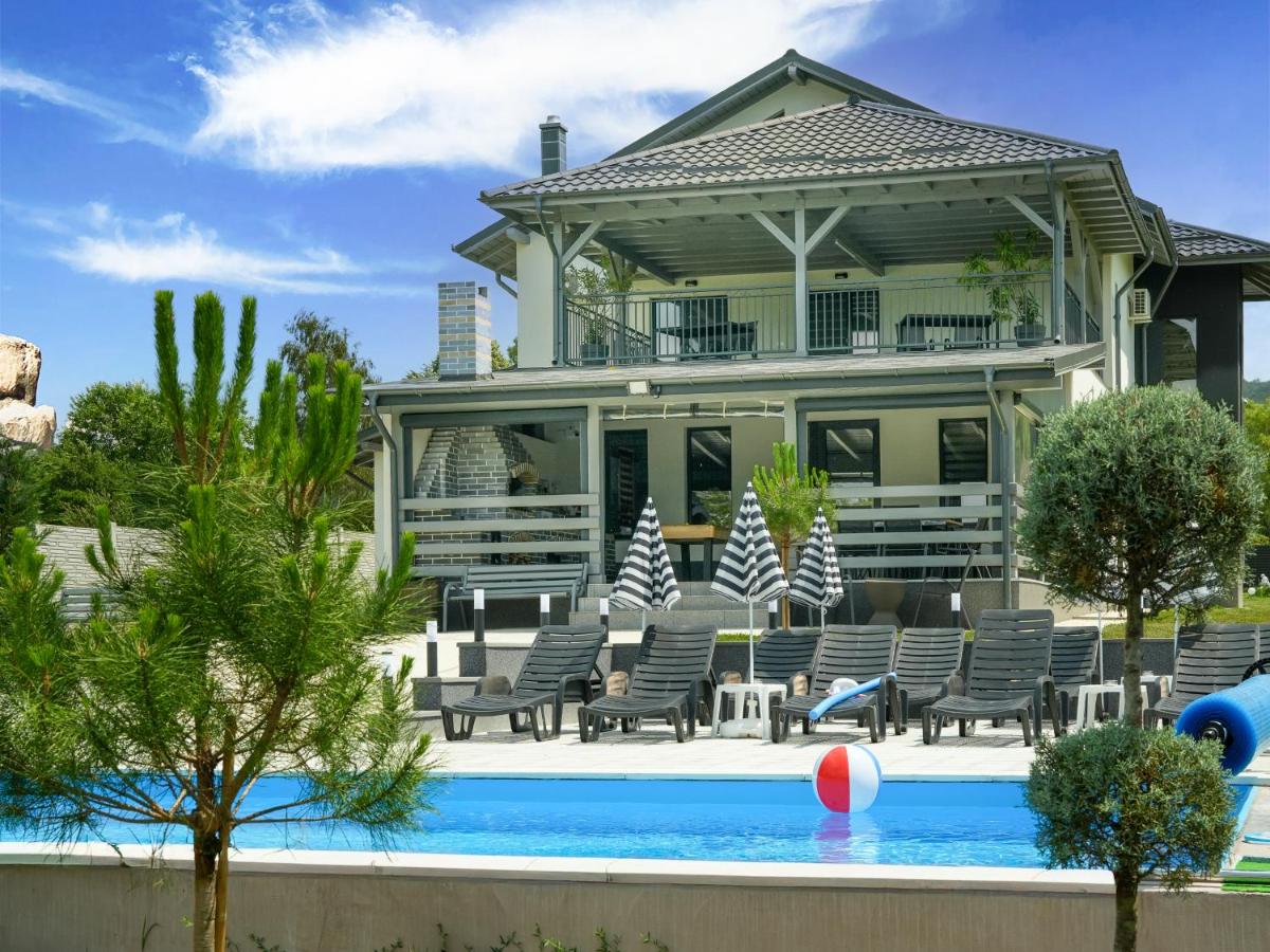 Casa Patry - B&B Călimăneşti