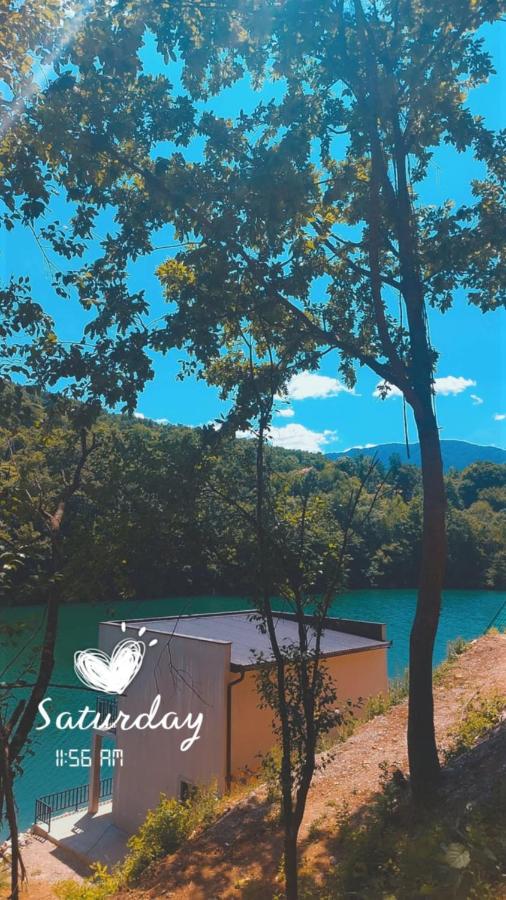H&E Vikendica na vodi, Jezero Perucac - B&B Klotijevac