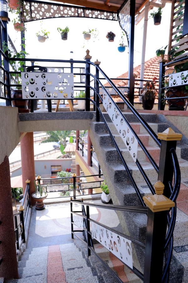 AG Home - Studio Kampala - B&B