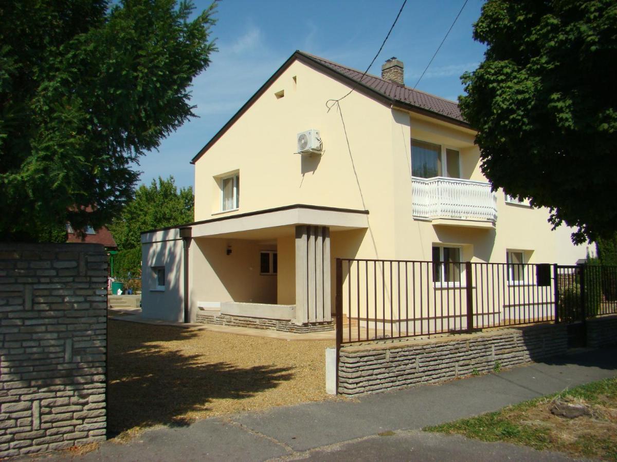 Ács Vendégház - Ferienwohnung Keszthely