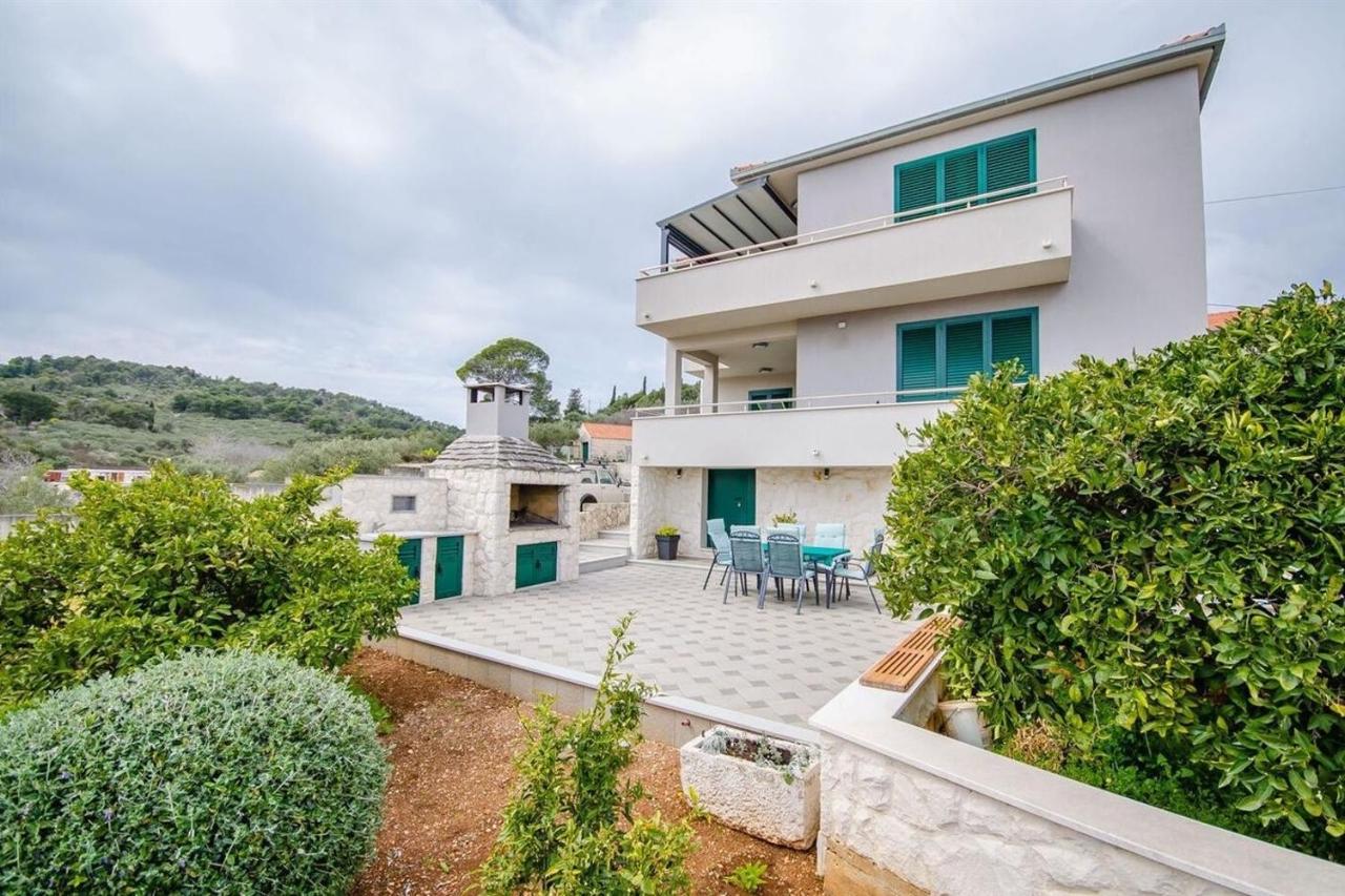 Apartments with parking space Slatine, Ciovo - 24692 - Chambres d’hôtes Slatine