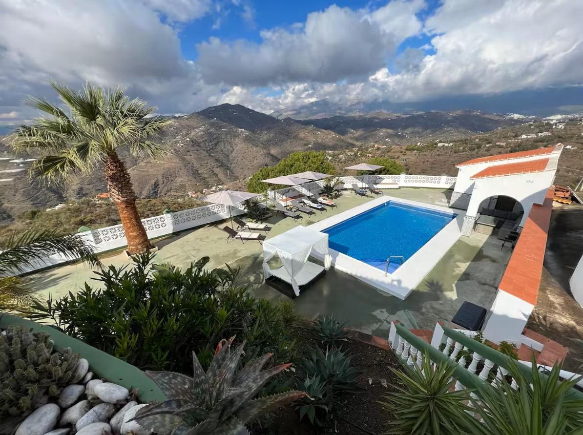 Luxury Villa -Jacuzzi, Heated Pool, Stunning Views - B&B Carraspite