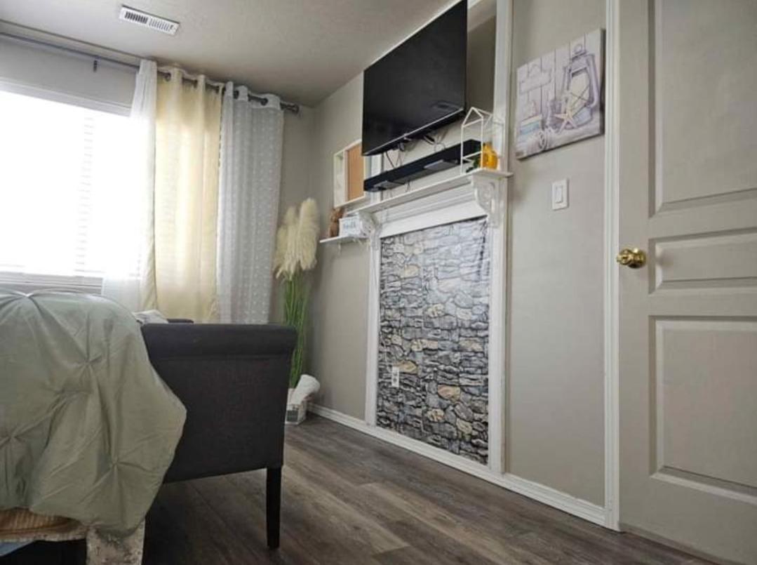 providing spare luxury rooms for rent - B&B