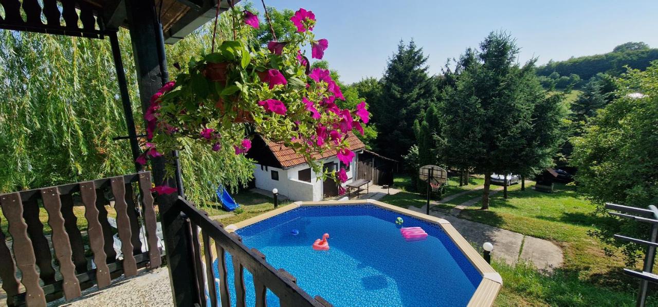 Vikendica Iris - B&B