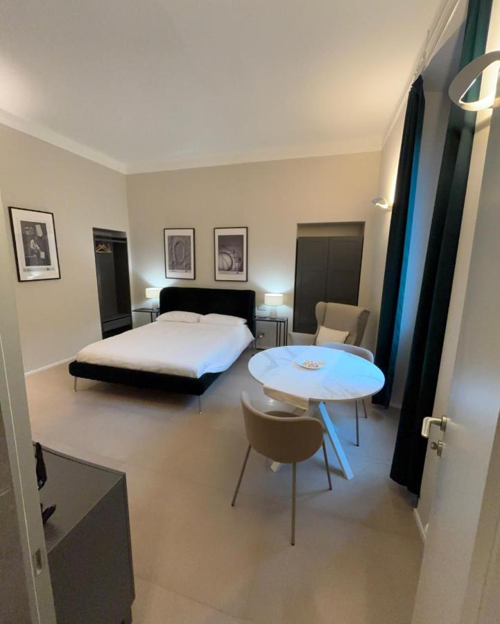 Deluxe Room (2 Adults + 1 Child)
