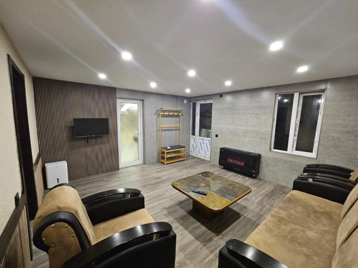 George House - Ferienwohnung Batumi
