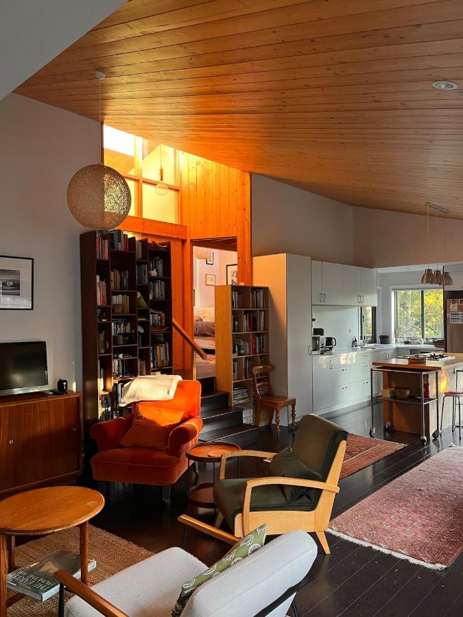 Queens Drive - Bed and Breakfast Oneroa