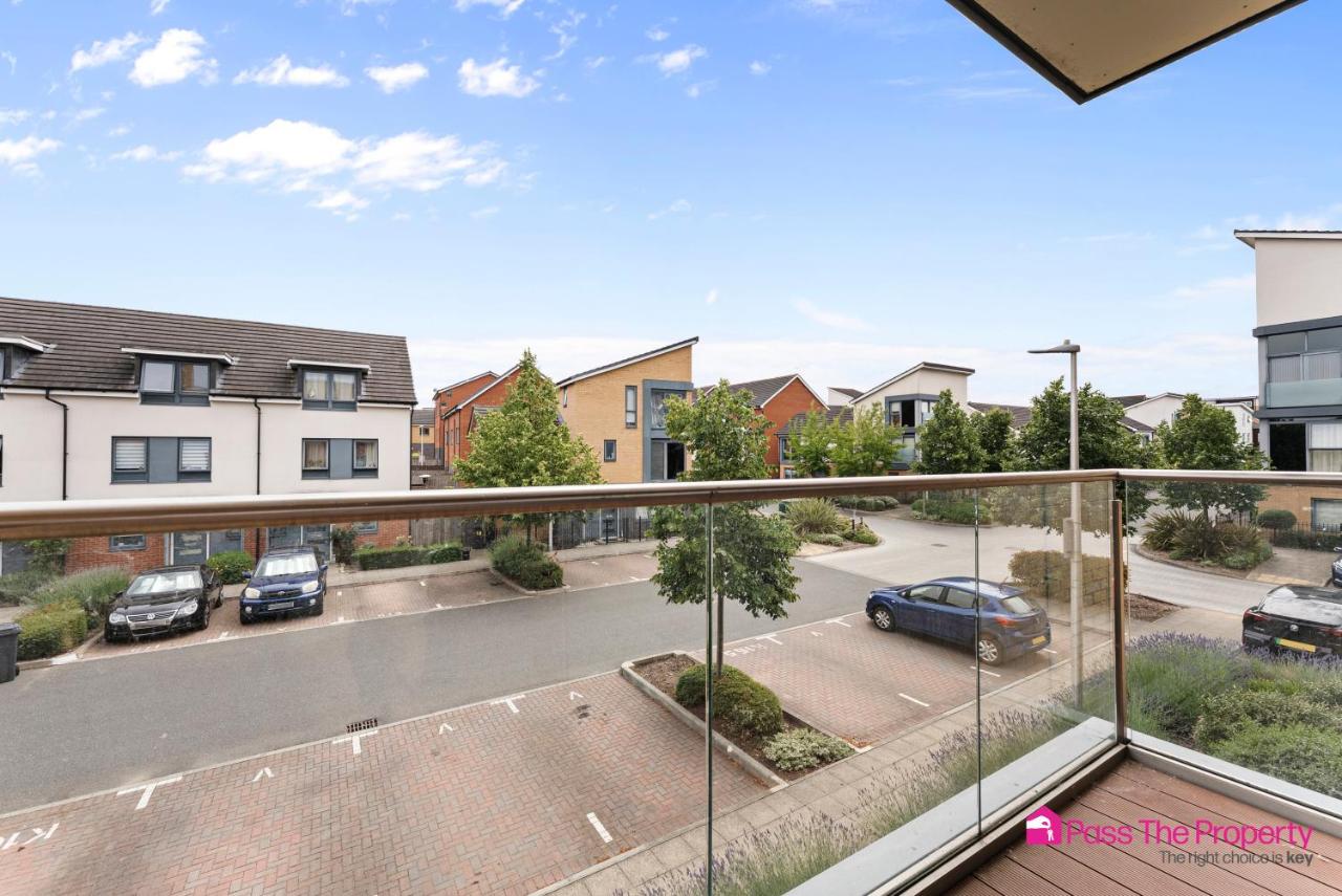 Scandi Abode in Central Reading with Balcony - B&B Reading