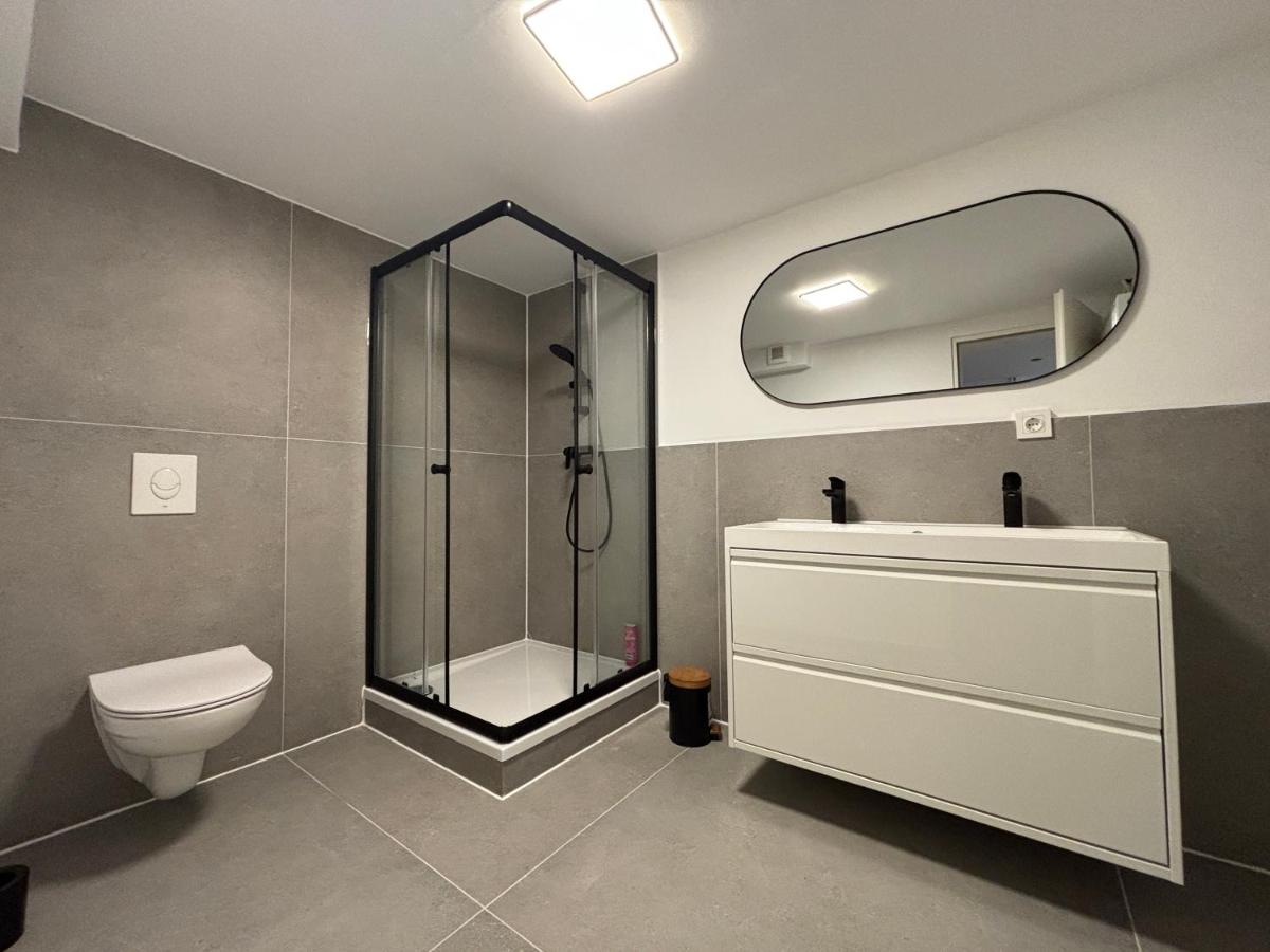 135qm - 6 rooms - city - 2 bathrooms - free parking - MalliBase Apartments - Chambres d'hôtes Hanovre