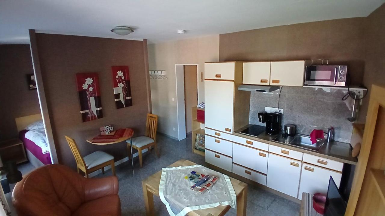 Apartment mit Balkon