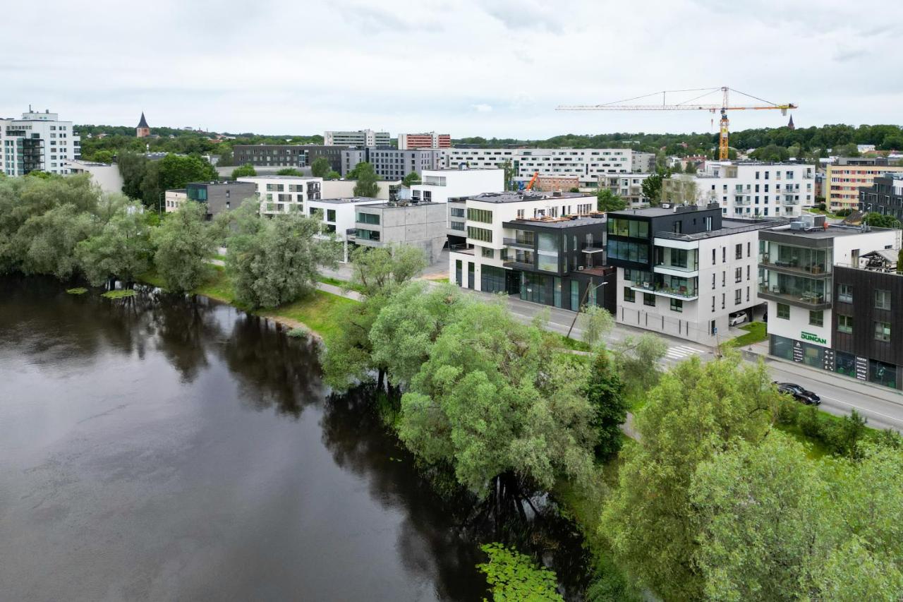 F-Apartments - Emperor Size Bed, City Center, Contactless - B&B Tartu