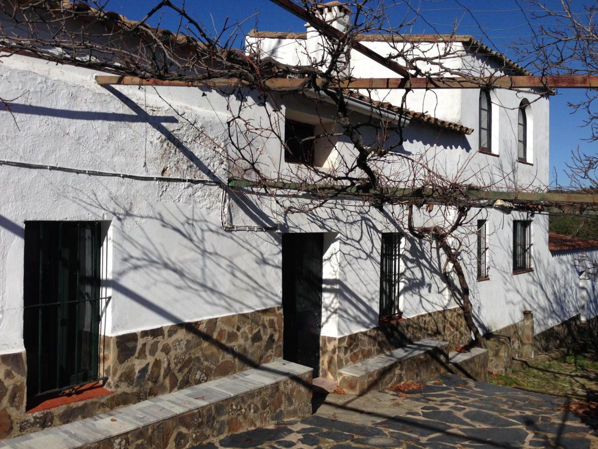 Puerto los Pinos - Bed and Breakfast Cortegana