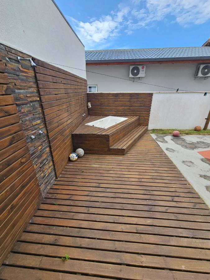 Casa na Daniela - vista para o mar a 100m da praia - B&B Florianópolis