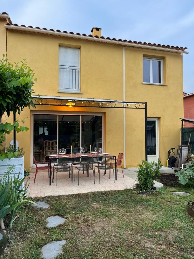 Jolie villa 3 chambres, piscine - Bed and Breakfast Gréoux-les-Bains